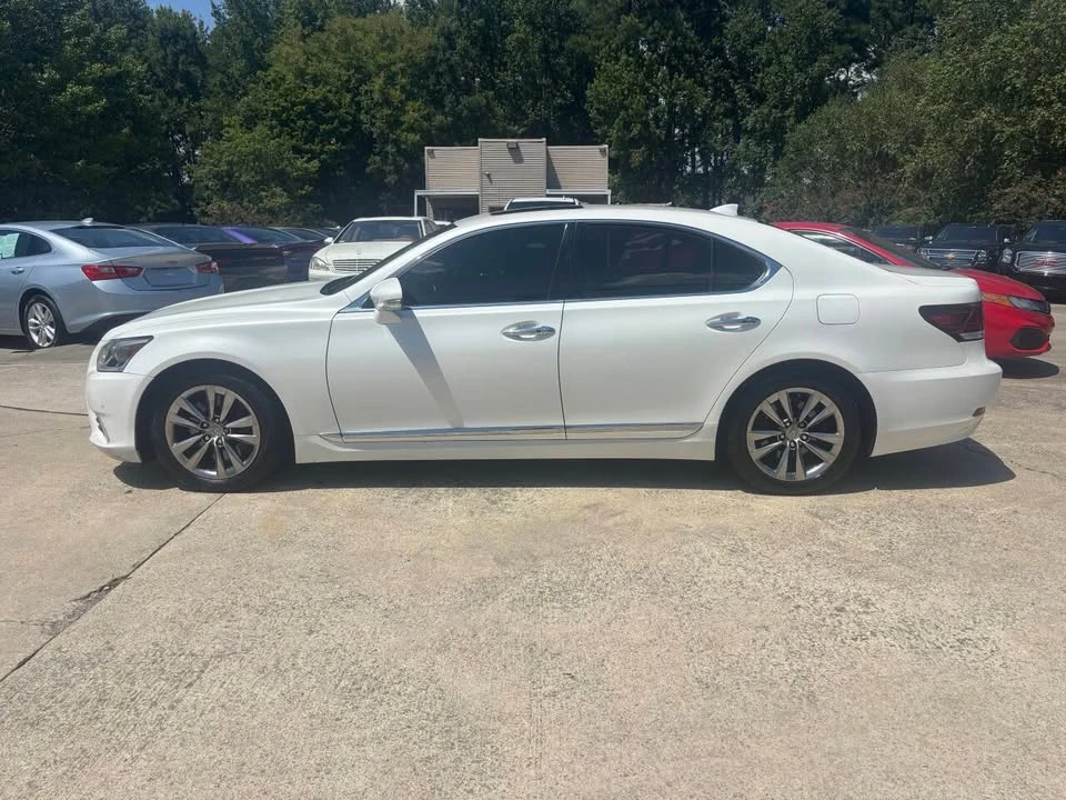 2014 Lexus LS 4th Gen - Image 10 of 20