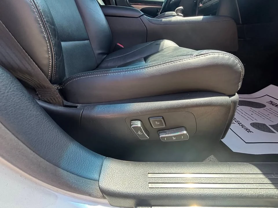 2014 Lexus LS 4th Gen - Image 17 of 20