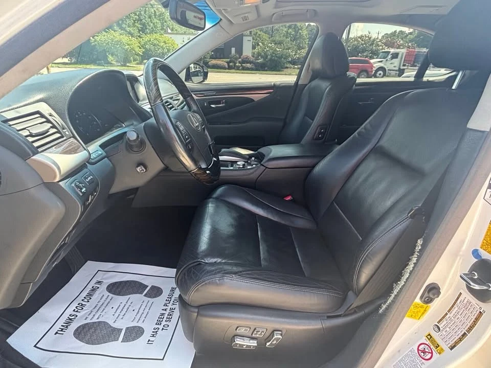 2014 Lexus LS 4th Gen - Image 13 of 20