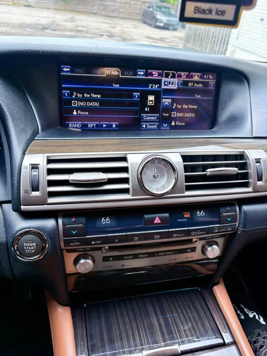 2014 Lexus LS 4th Gen - Image 8 of 10