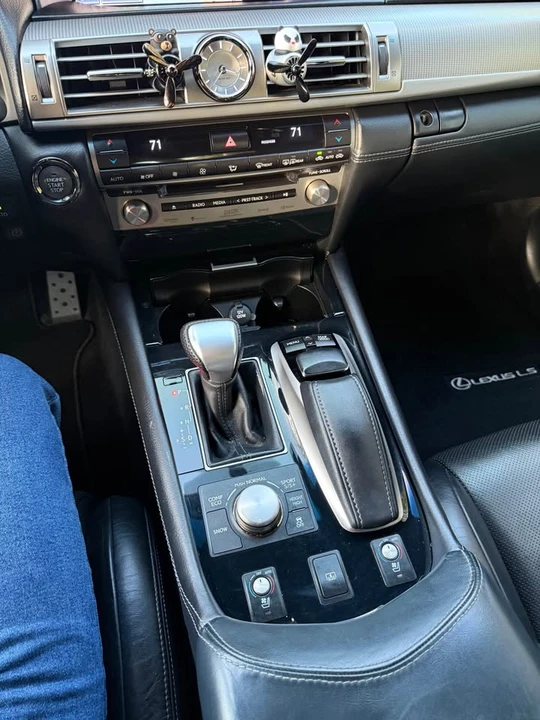 2014 Lexus LS 4th Gen - Image 10 of 20