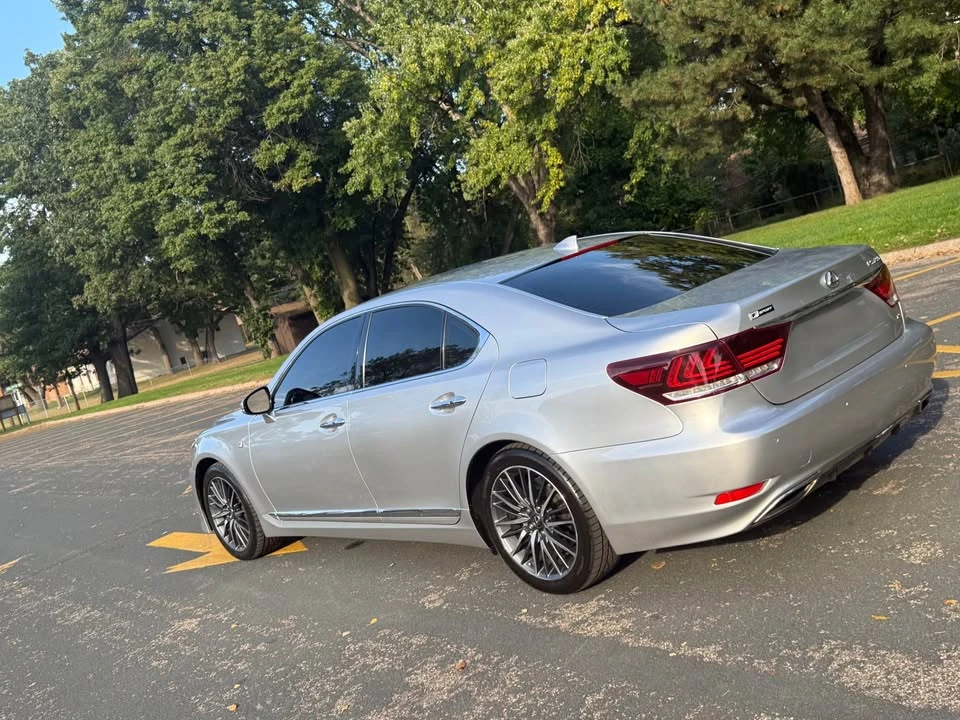 2014 Lexus LS 4th Gen - Image 5 of 20