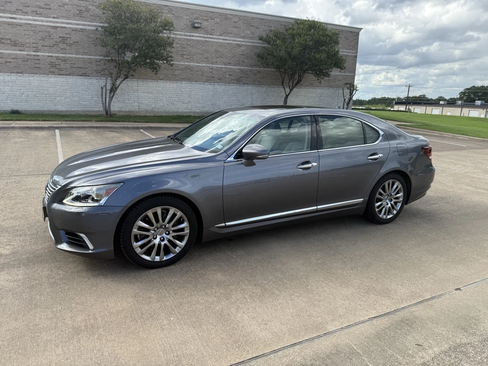 2014 Lexus LS 4th Gen - Image 5 of 23
