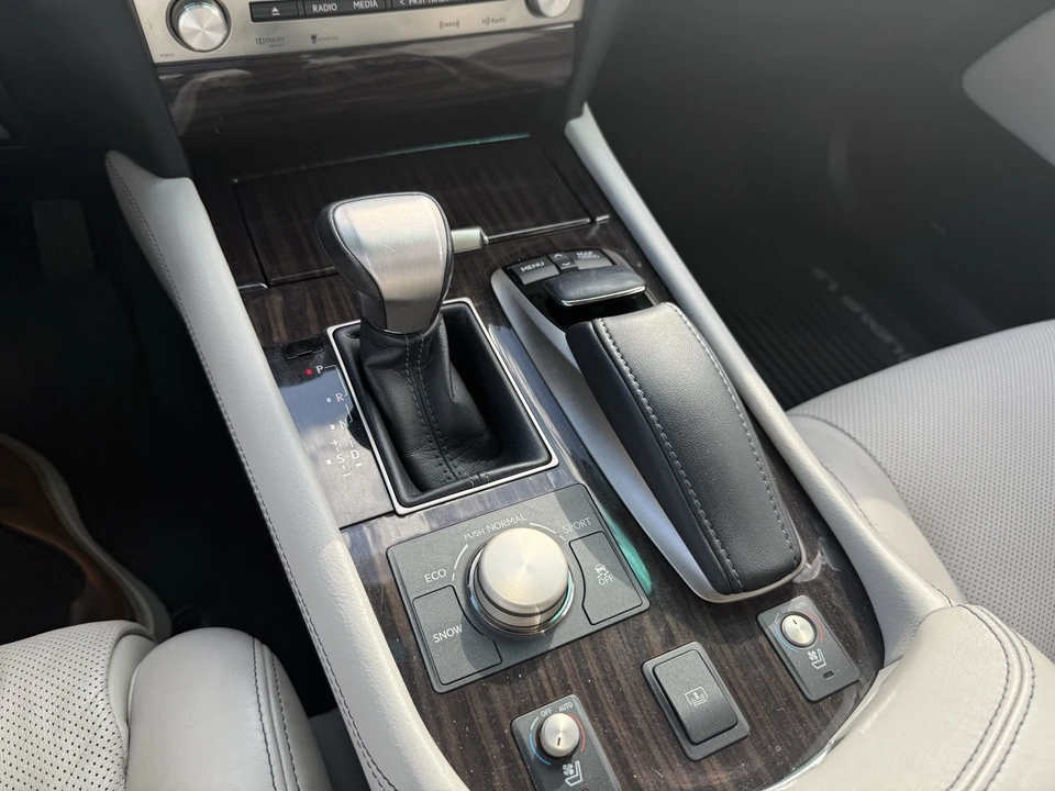 2014 Lexus LS 4th Gen - Image 22 of 23