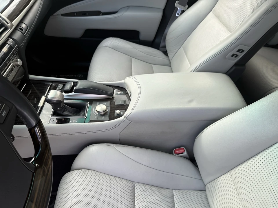 2014 Lexus LS 4th Gen - Image 16 of 23