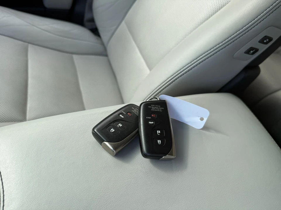 2014 Lexus LS 4th Gen - Image 23 of 23