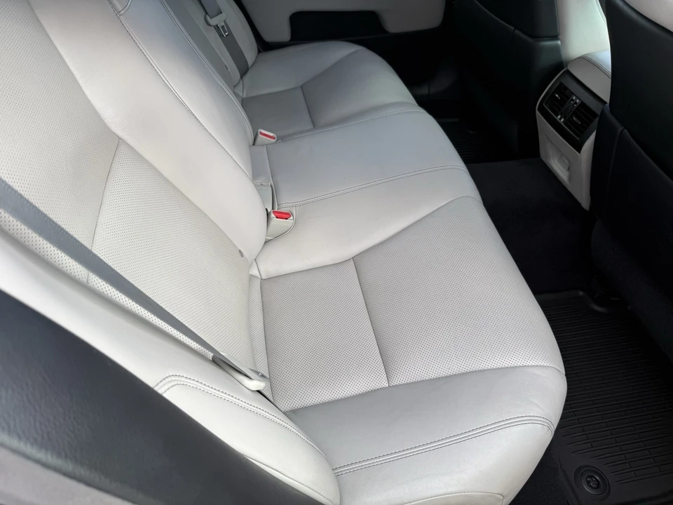 2014 Lexus LS 4th Gen - Image 18 of 23