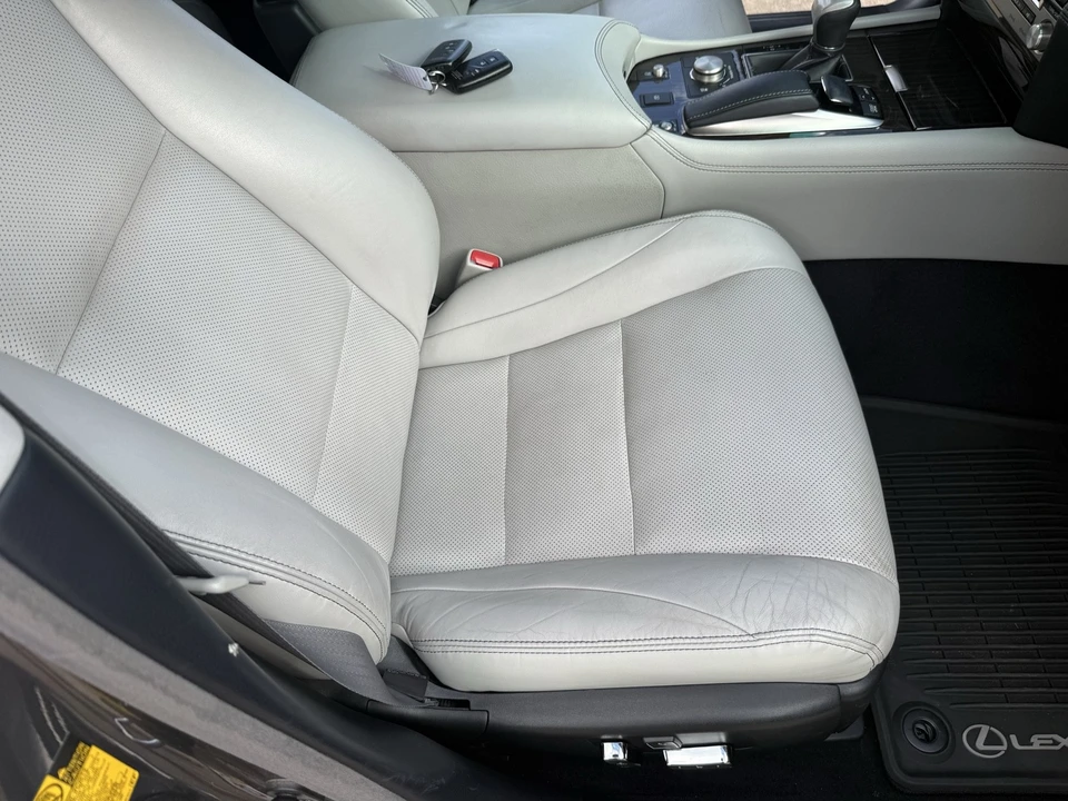 2014 Lexus LS 4th Gen - Image 17 of 23