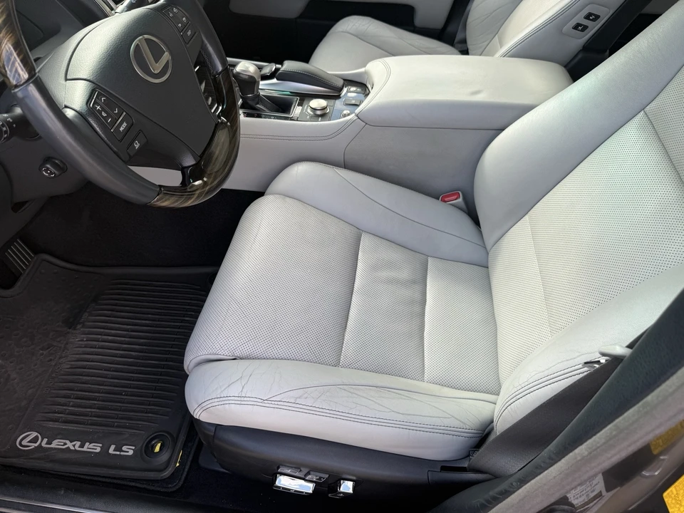 2014 Lexus LS 4th Gen - Image 15 of 23