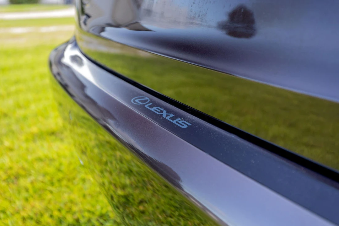 2014 Lexus LS 4th Gen - Image 29 of 31