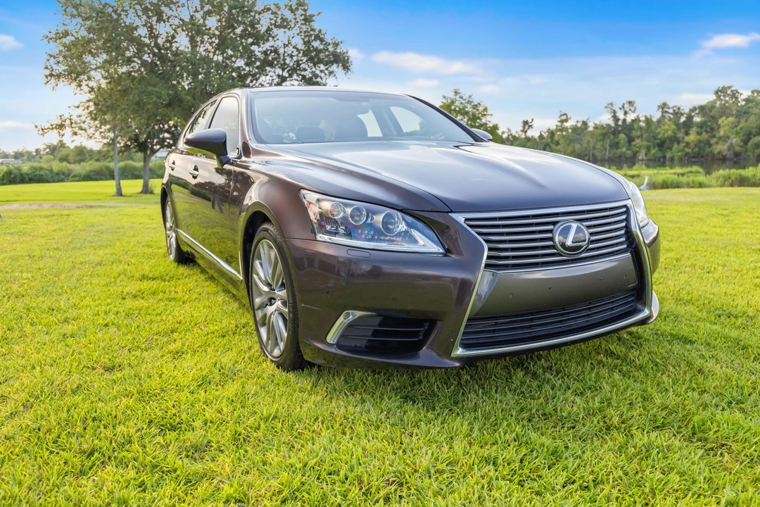 2014 Lexus LS 4th Gen - Image 13 of 31