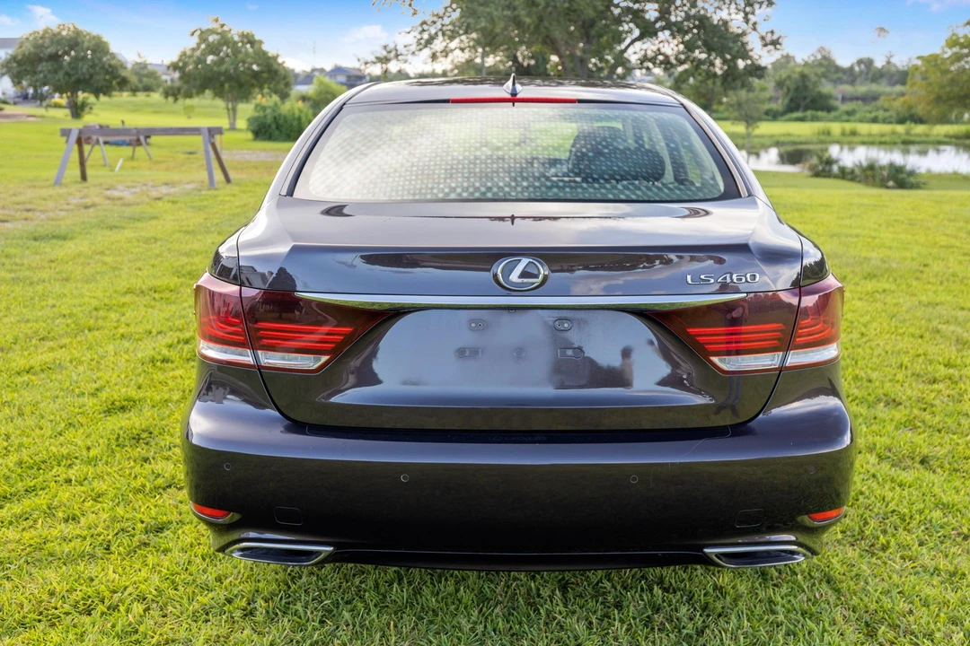 2014 Lexus LS 4th Gen - Image 10 of 31