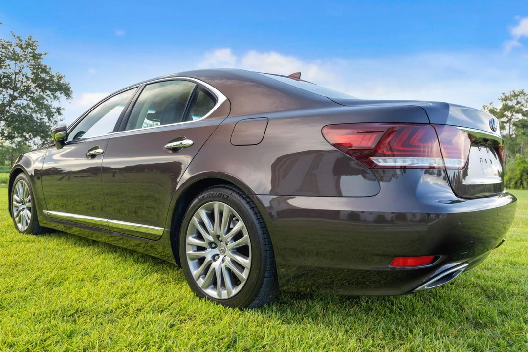 2014 Lexus LS 4th Gen - Image 4 of 31