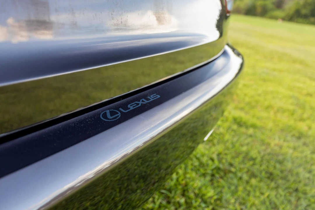 2014 Lexus LS 4th Gen - Image 28 of 31