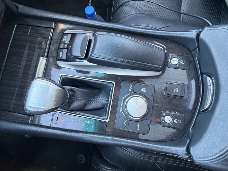 2014 Lexus LS 4th Gen - Image 5 of 10