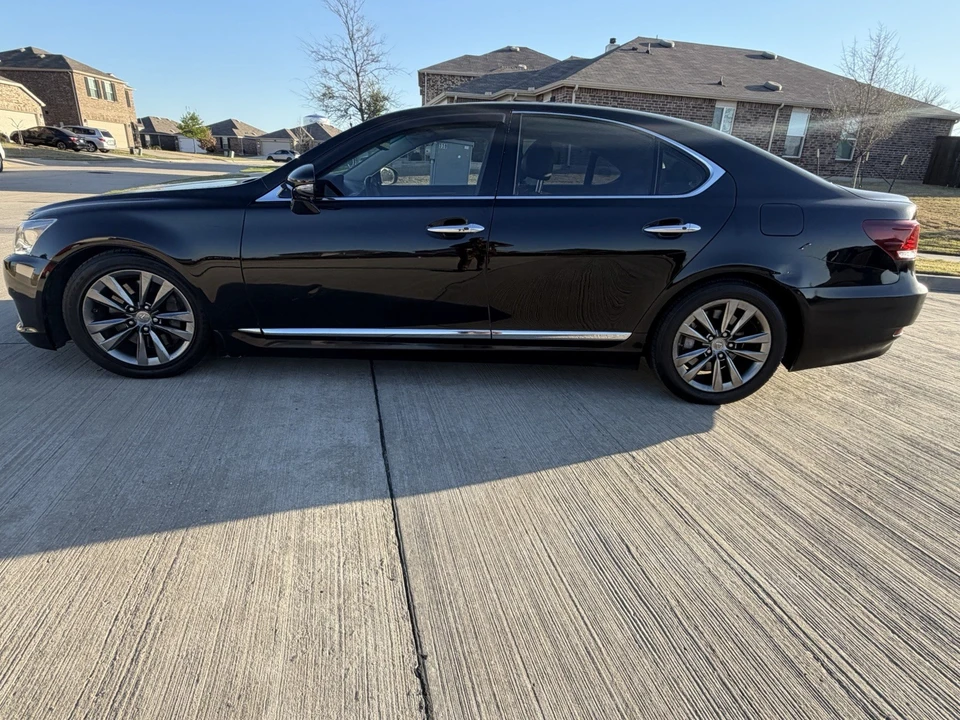 2014 Lexus LS 4th Gen - Image 2 of 10