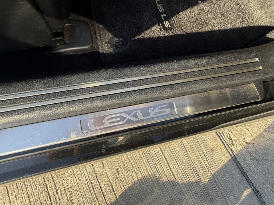 2014 Lexus LS 4th Gen - Image 8 of 10