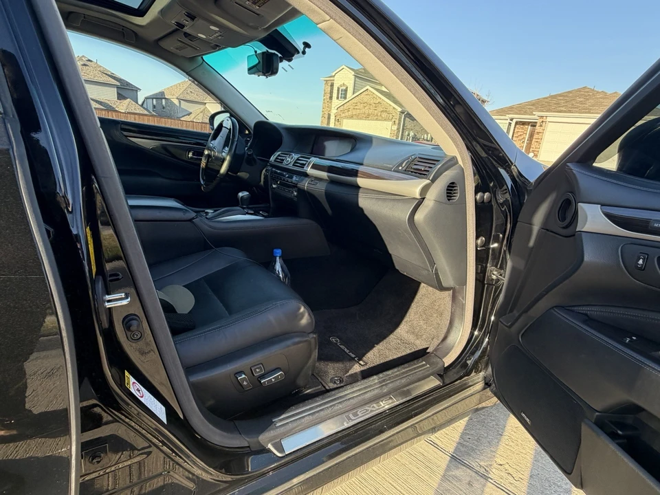 2014 Lexus LS 4th Gen - Image 3 of 10