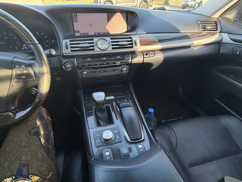 2014 Lexus LS 4th Gen - Image 6 of 10