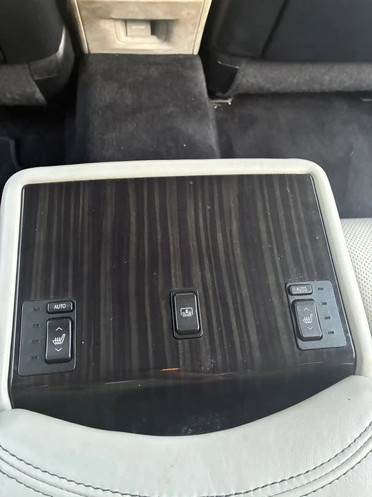 2014 Lexus LS 4th Gen - Image 10 of 12