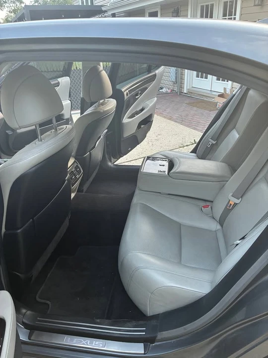2014 Lexus LS 4th Gen - Image 8 of 12