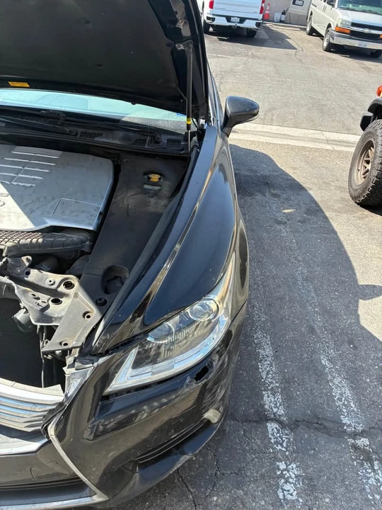 2014 Lexus LS 4th Gen - Image 3 of 15