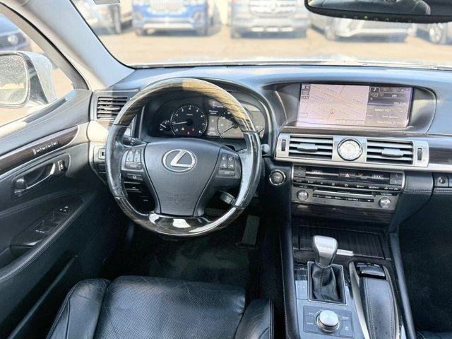 2014 Lexus LS 4th Gen - Image 17 of 20