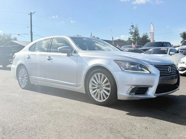 2014 Lexus LS 4th Gen - Image 11 of 20