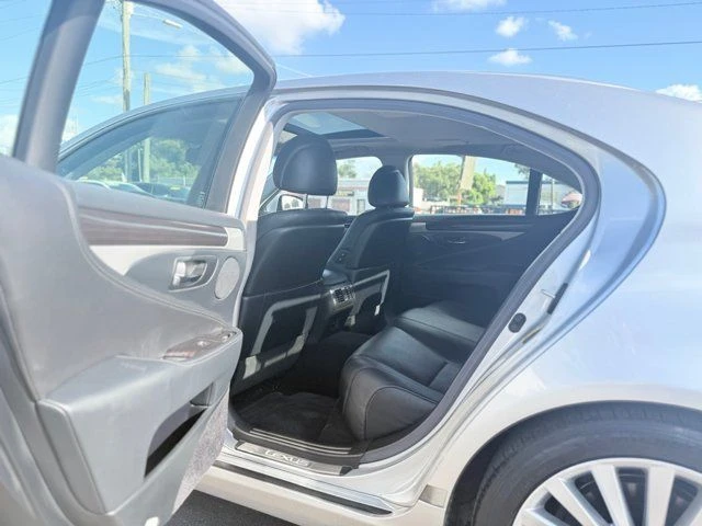 2014 Lexus LS 4th Gen - Image 14 of 20