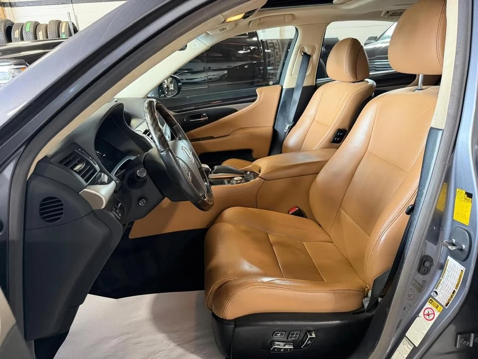 2014 Lexus LS 4th Gen - Image 11 of 20