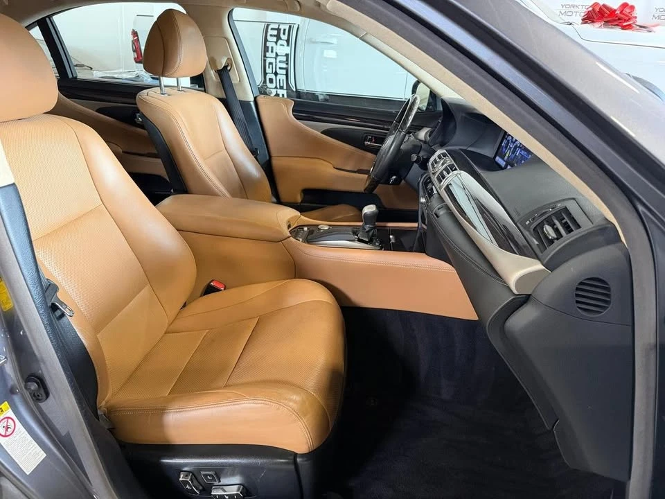 2014 Lexus LS 4th Gen - Image 10 of 20