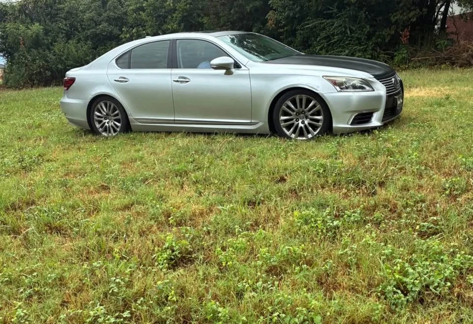 2014 Lexus LS 4th Gen - Image 2 of 6
