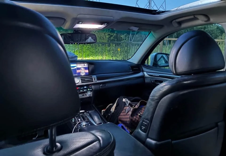 2014 Lexus LS 4th Gen - Image 4 of 6