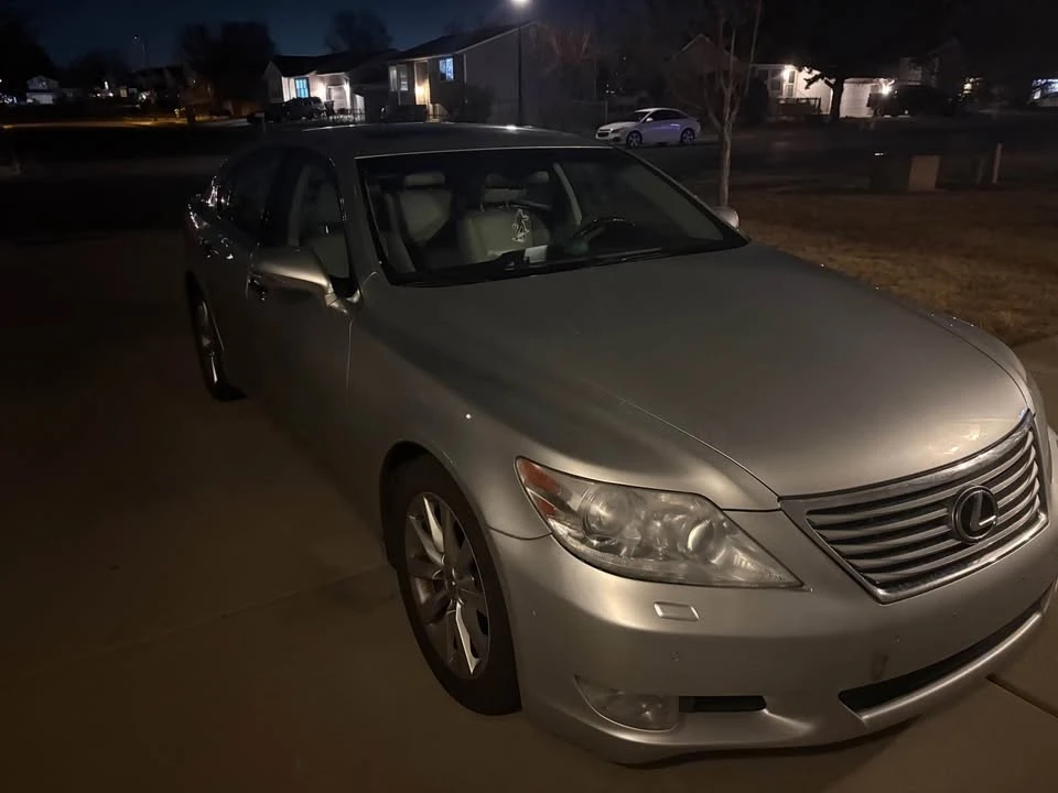 2014 Lexus LS 4th Gen - Image 2 of 8