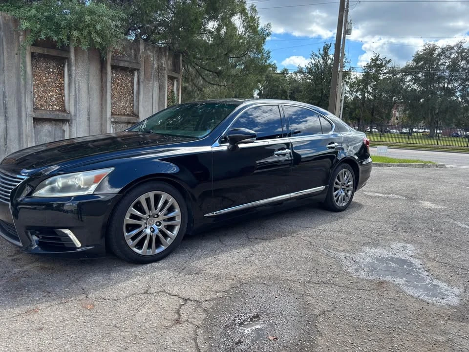 2014 Lexus LS 4th Gen - Image 14 of 16