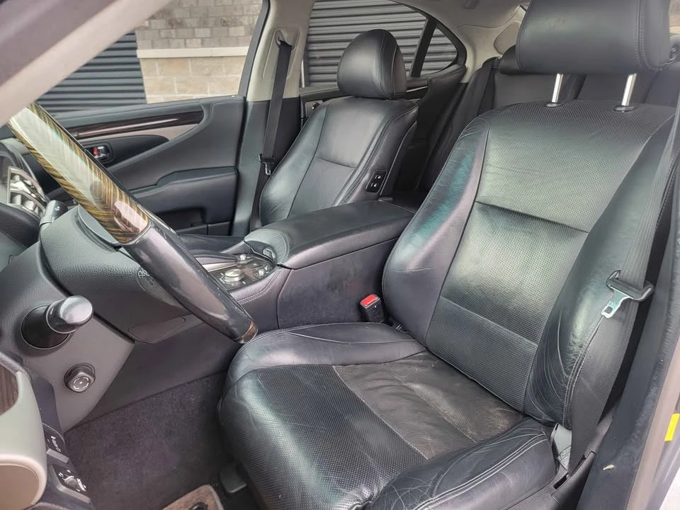 2014 Lexus LS 4th Gen - Image 11 of 15