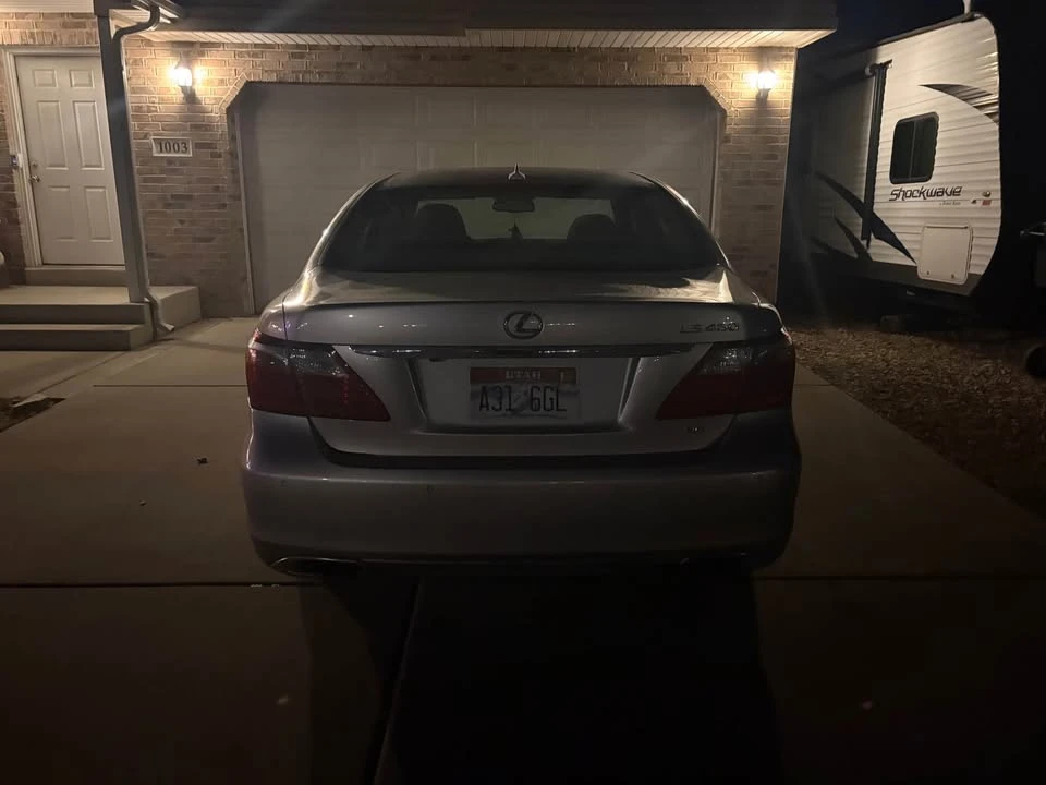 2014 Lexus LS 4th Gen - Image 5 of 8