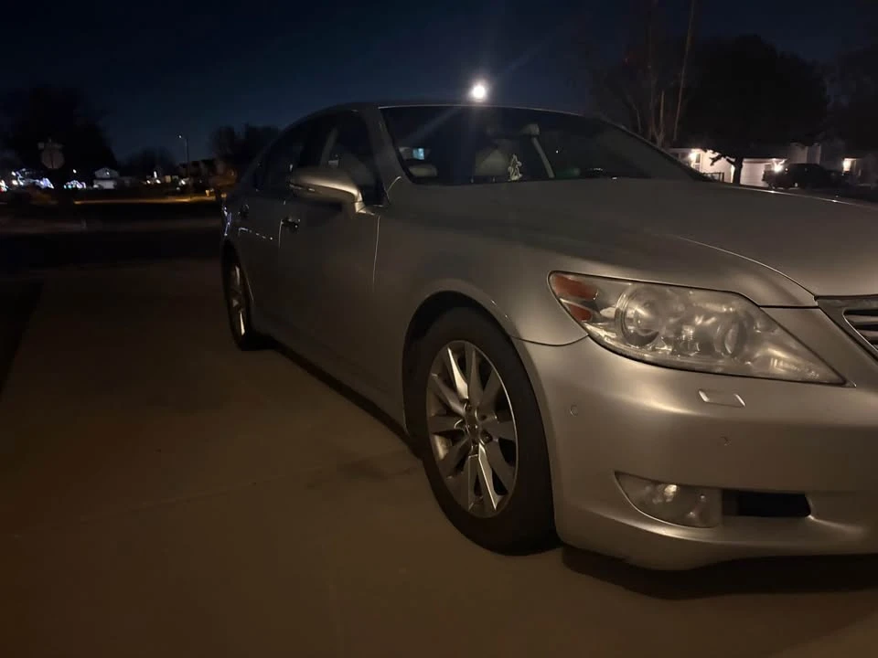 2014 Lexus LS 4th Gen - Image 3 of 8