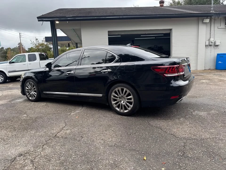 2014 Lexus LS 4th Gen - Image 11 of 16