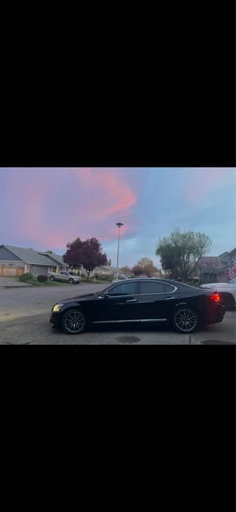2014 Lexus LS 4th Gen - Image 3 of 3
