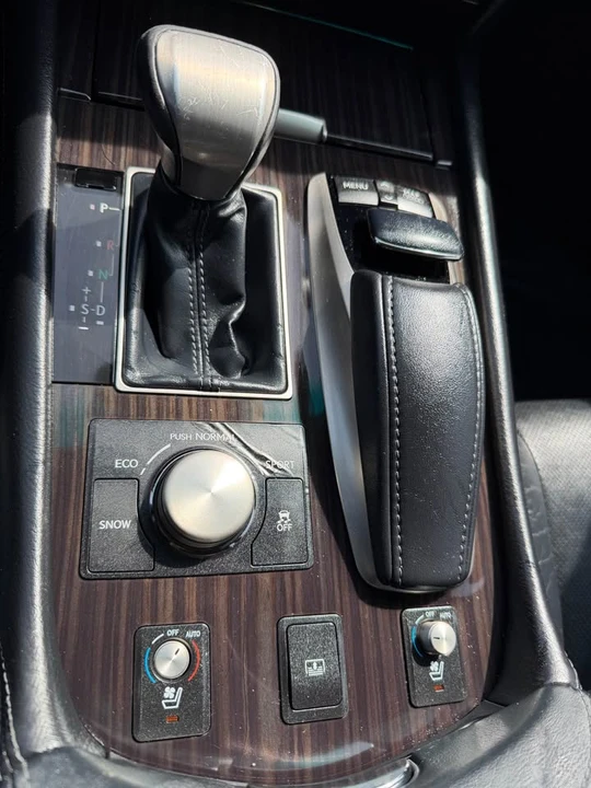 2014 Lexus LS 4th Gen - Image 13 of 20
