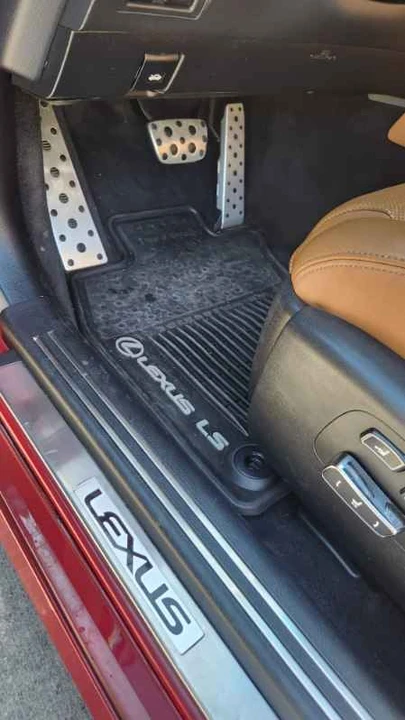 2014 Lexus LS 4th Gen - Image 11 of 16