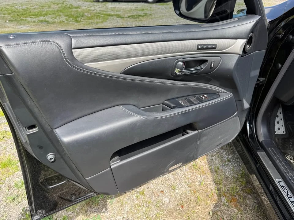 2014 Lexus LS 4th Gen - Image 10 of 12