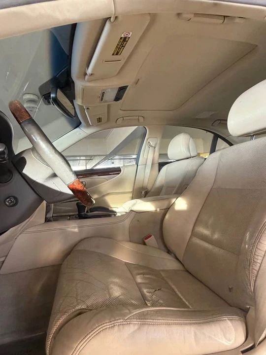 2014 Lexus LS 4th Gen - Image 14 of 19