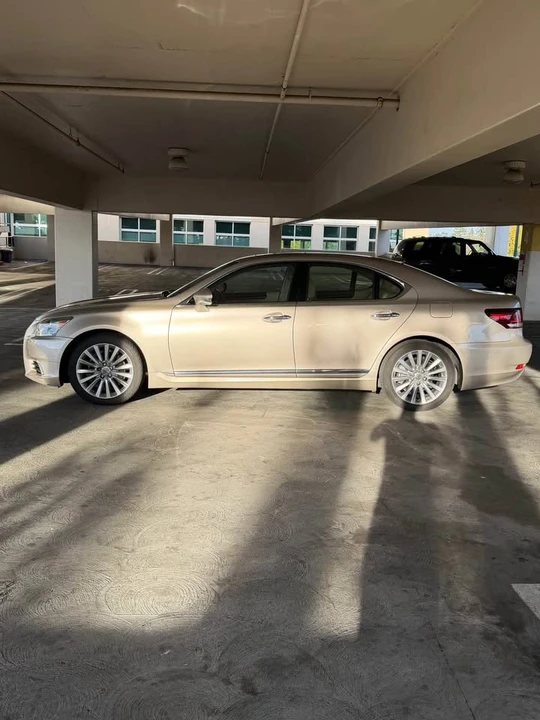 2014 Lexus LS 4th Gen - Image 5 of 19