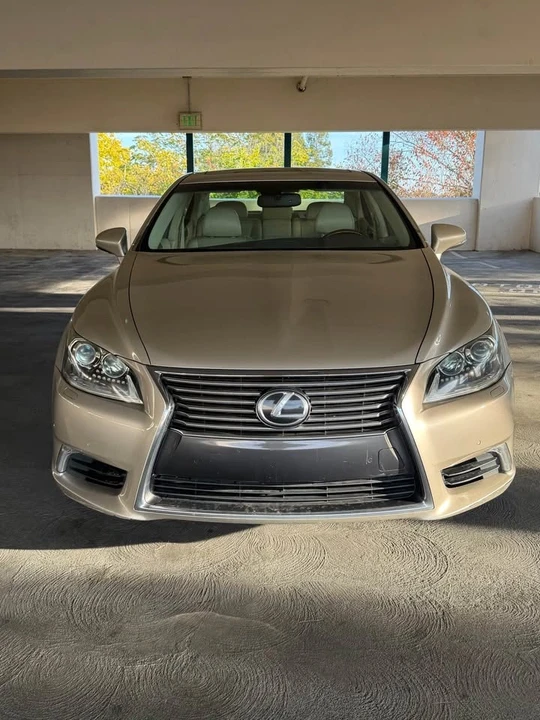 2014 Lexus LS 4th Gen - Image 3 of 19