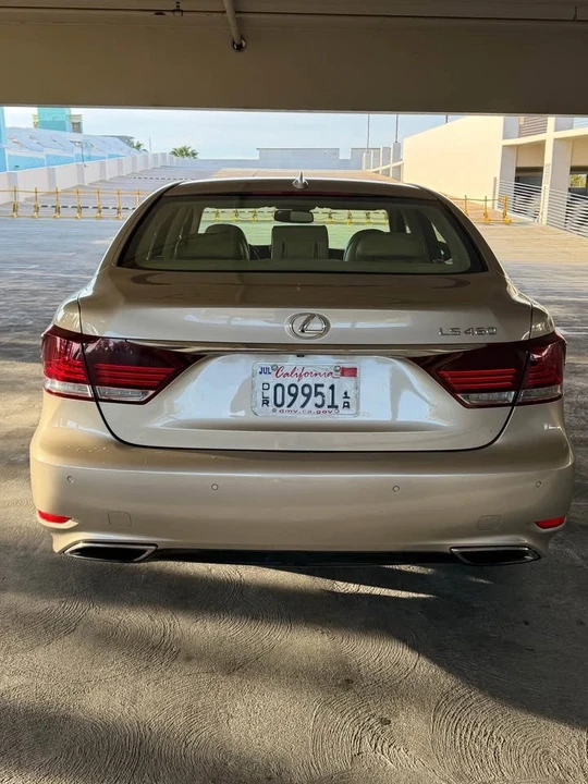 2014 Lexus LS 4th Gen - Image 7 of 19