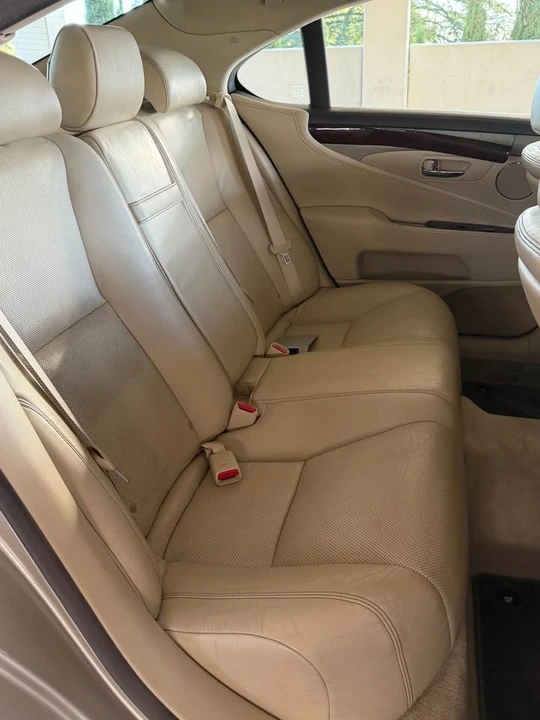 2014 Lexus LS 4th Gen - Image 10 of 19
