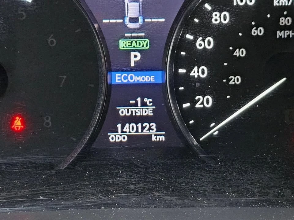 2014 Lexus LS 4th Gen - Image 15 of 20