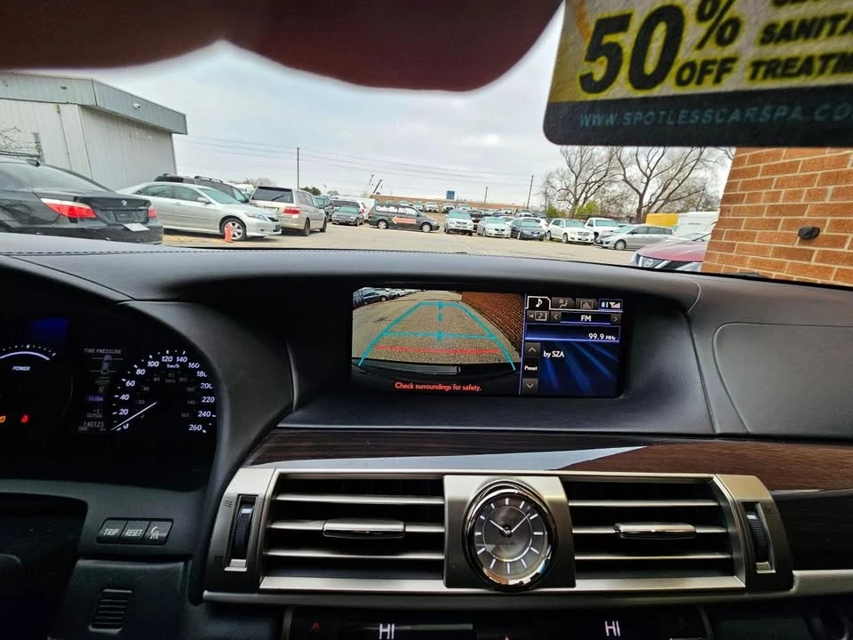 2014 Lexus LS 4th Gen - Image 19 of 20
